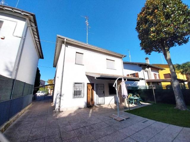 Casa indipendente in vendita a Finale Emilia MO