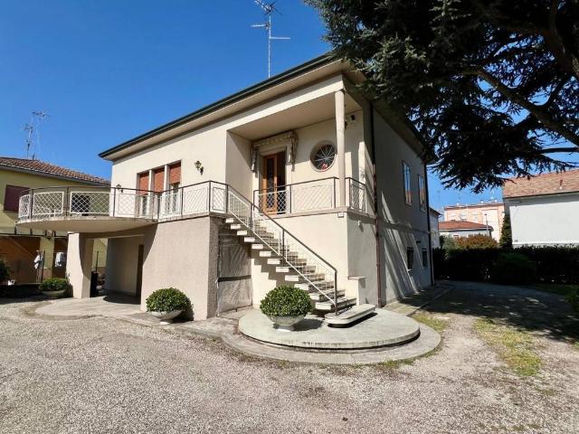 Casa indipendente in vendita a Finale Emilia MO