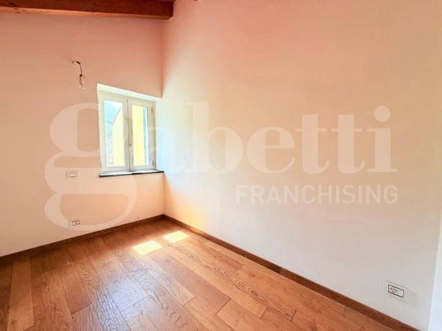 Casa indipendente in vendita a Finale Ligure SV