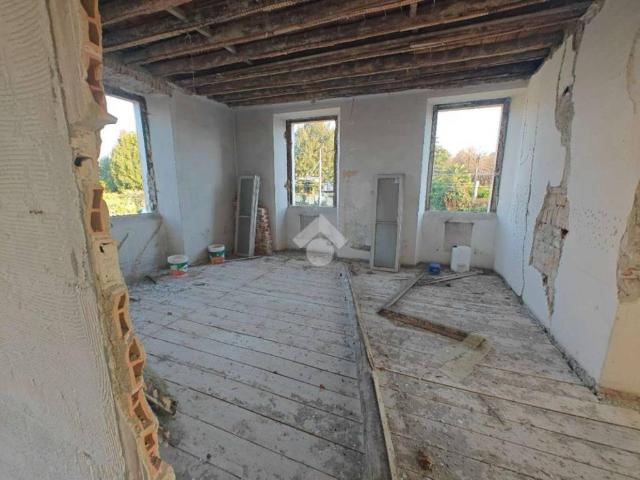 Casa indipendente in vendita a Fino Mornasco CO