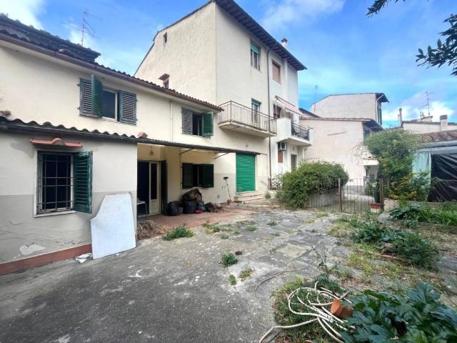 Casa indipendente in vendita a Firenze FI