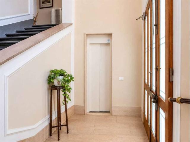 Casa indipendente in vendita a Firenze FI