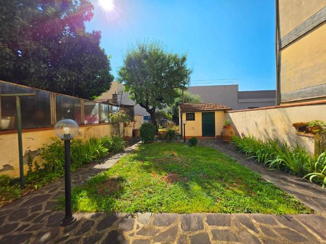 Casa indipendente in vendita a Firenze FI