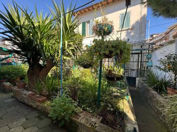 Casa indipendente in vendita a Firenze FI