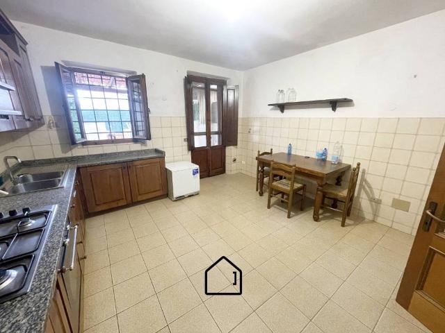 Casa indipendente in vendita a Firenze FI