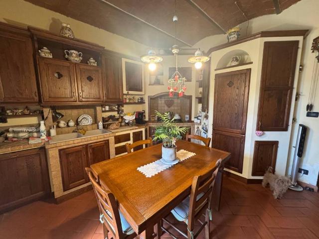 Casa indipendente in vendita a Firenze FI