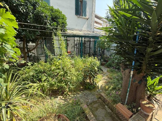 Casa indipendente in vendita a Firenze FI