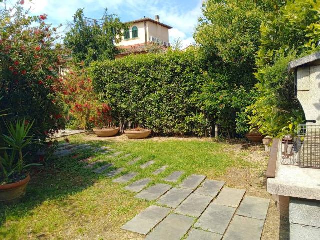 Casa indipendente in vendita a Firenze FI