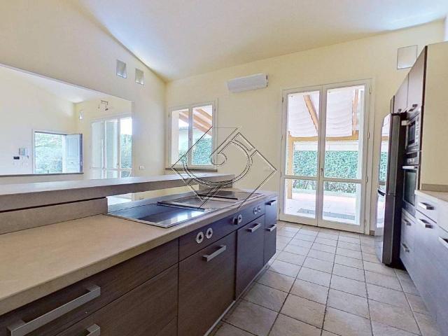 Casa indipendente in vendita a Firenze FI