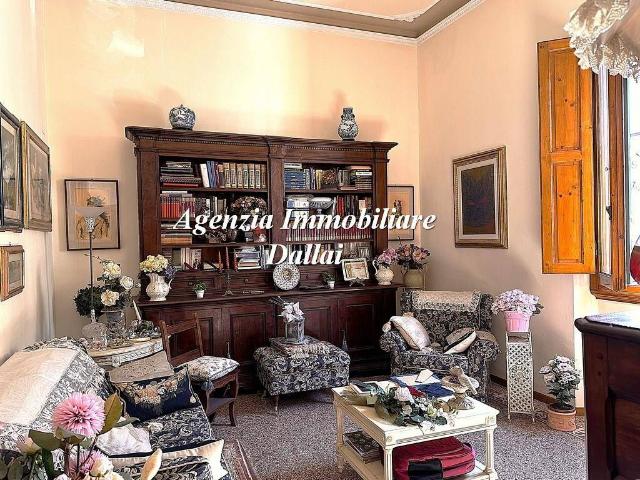 Casa indipendente in vendita a Firenze FI