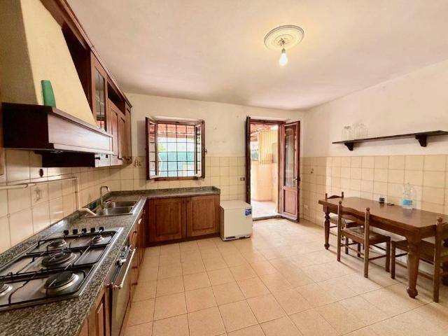 Casa indipendente in vendita a Firenze FI