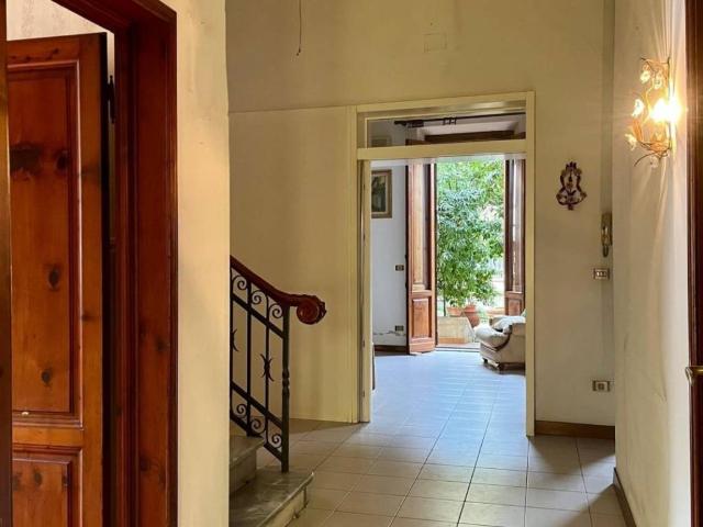 Casa indipendente in vendita a Firenze FI
