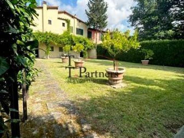 Casa indipendente in vendita a Firenze FI