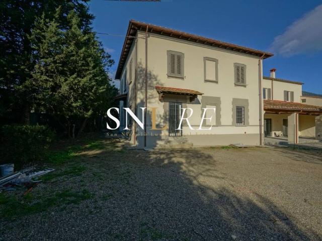 Casa indipendente in vendita a Firenze FI