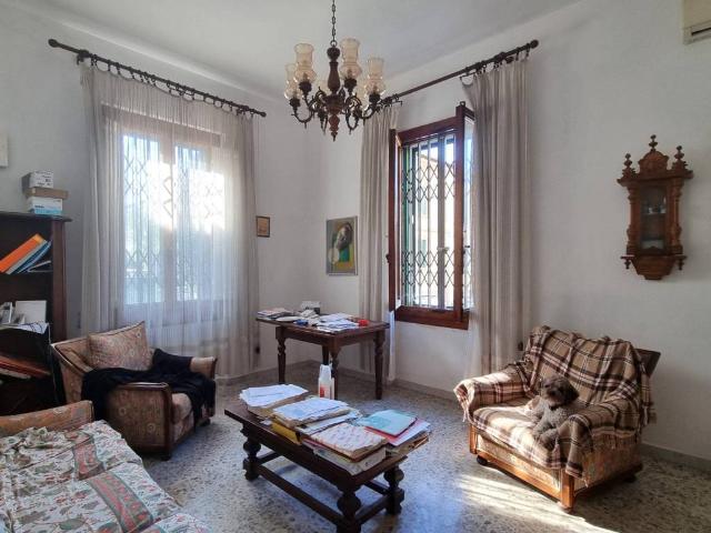 Casa indipendente in vendita a Firenze FI
