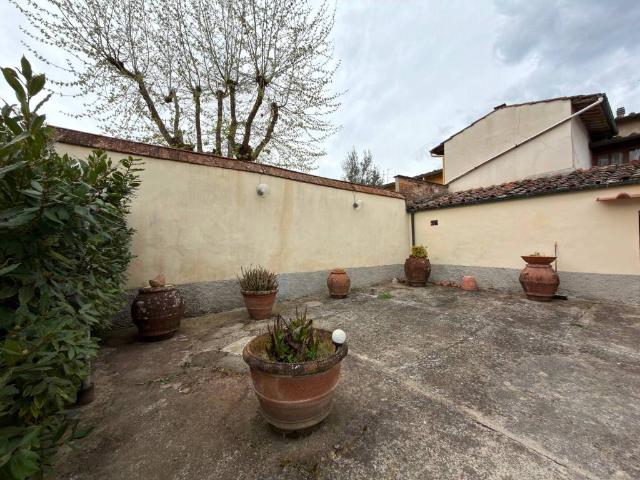 Casa indipendente in vendita a Firenze FI