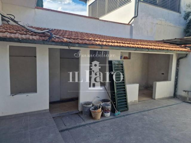 Casa indipendente in vendita a Firenze FI