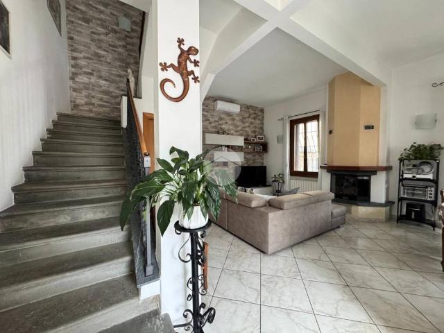 Casa indipendente in vendita a Firenze FI