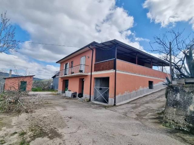 Casa indipendente in vendita a Flumeri AV