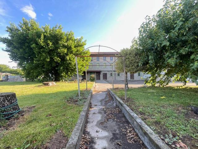 Casa indipendente in vendita a Flaibano UD