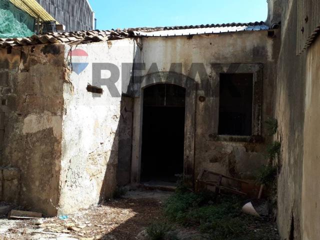 Casa indipendente in vendita a Floridia SR