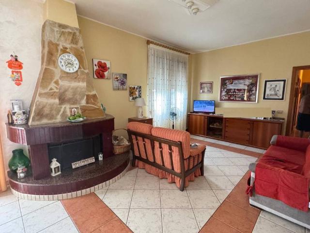 Casa indipendente in vendita a Floridia SR
