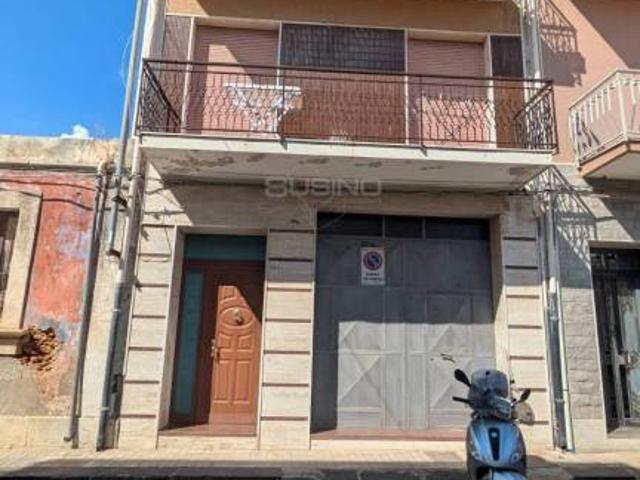 Casa indipendente in vendita a Floridia via mancini, 32