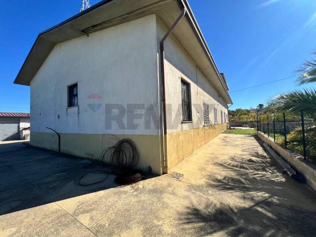 Casa indipendente in vendita a Fragneto Monforte BN