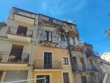 Casa indipendente in vendita a Francavilla di Sicilia