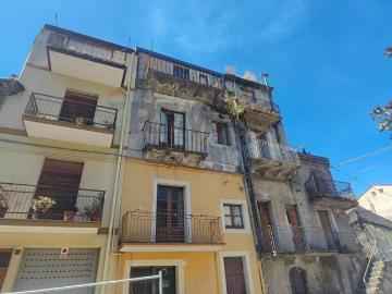 Casa indipendente in vendita a Francavilla di Sicilia ME