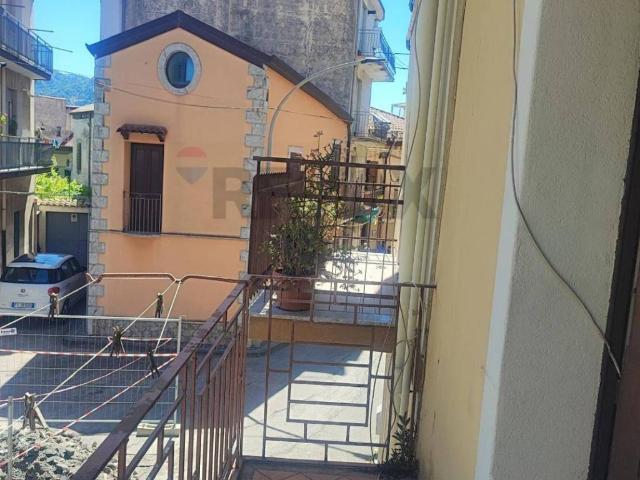 Casa indipendente in vendita a Francavilla di Sicilia ME