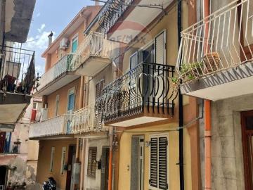 Casa indipendente in vendita a Francavilla di Sicilia ME