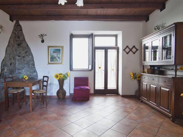 Casa indipendente in vendita a Francavilla Marittima CS