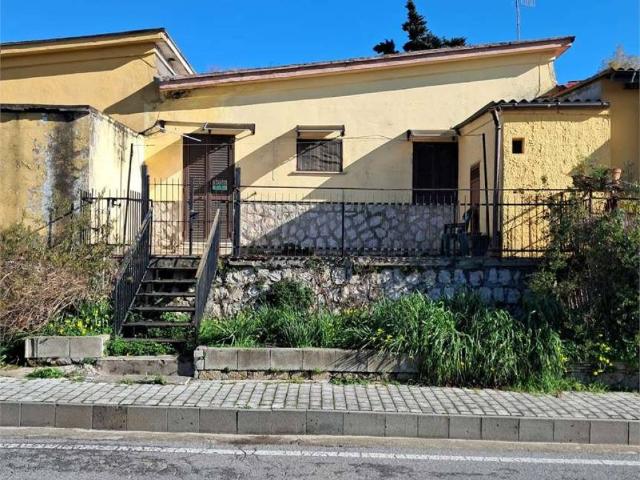 Casa indipendente in vendita a Francolise CE
