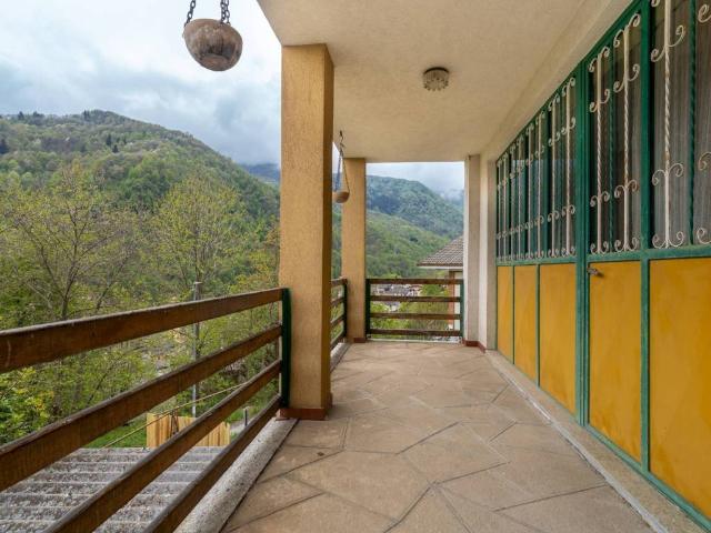 Casa indipendente in vendita a Frassino CN