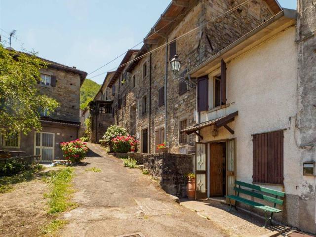Casa indipendente in vendita a Frassinoro MO
