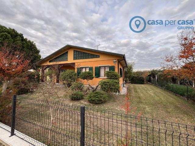 Casa indipendente in vendita a Frassinelle Polesine RO