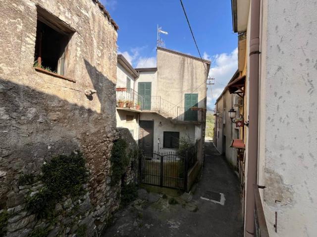 Casa indipendente in vendita a Frasso Telesino BN