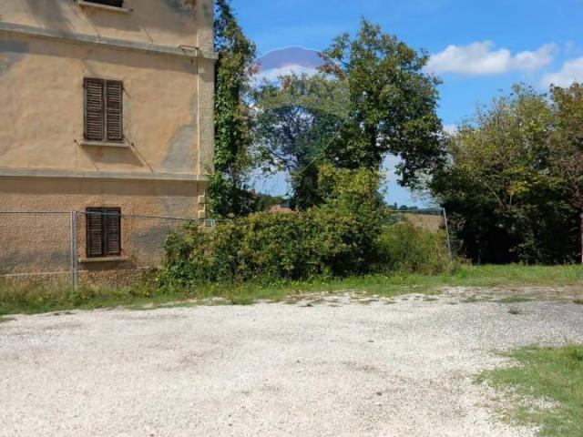 Casa indipendente in vendita a Fratte Rosa