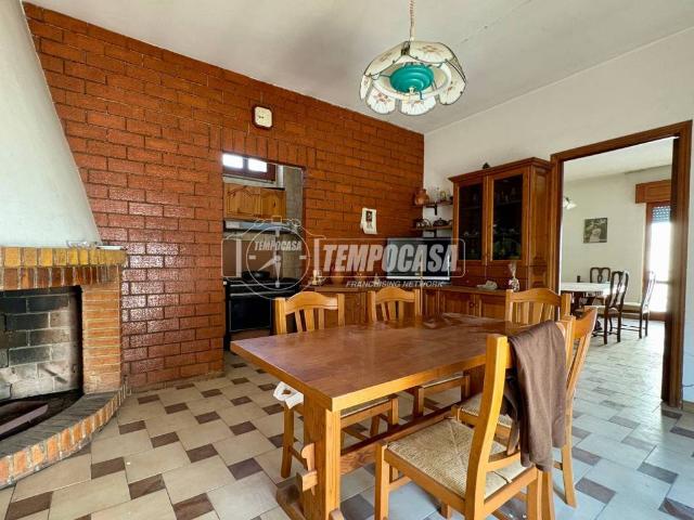 Casa indipendente in vendita a Frignano CE
