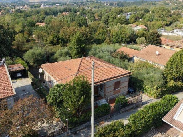Casa indipendente in vendita a Frosinone FR