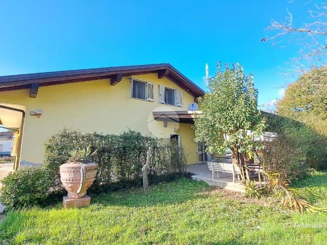 Casa indipendente in vendita a Frosinone FR