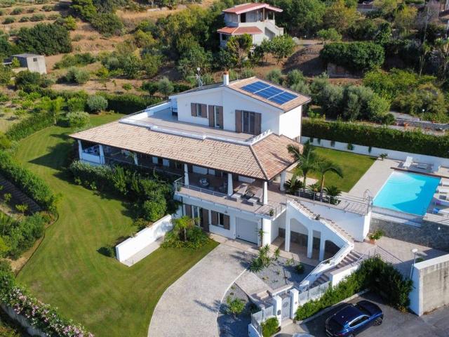 Casa indipendente in vendita a Furnari