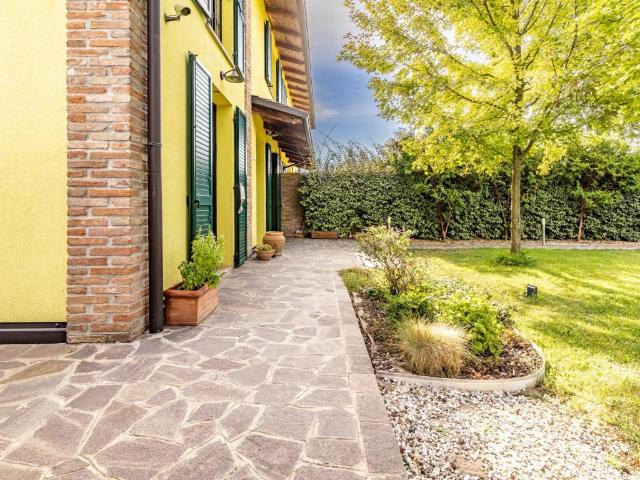 Casa indipendente in vendita a Imola BO