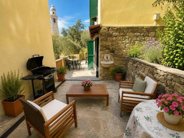 Casa indipendente in vendita a Imperia IM