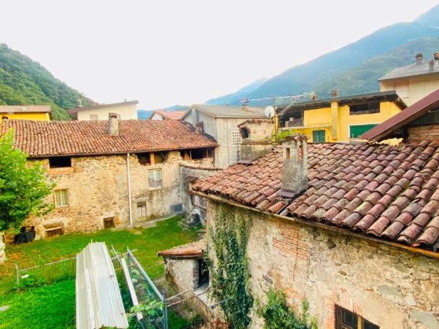 Casa indipendente in vendita a Introbio LC