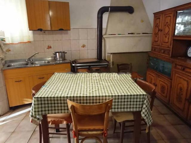 Casa indipendente in vendita a Introdacqua AQ