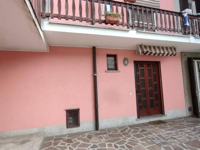 Casa indipendente in vendita a Inverigo CO