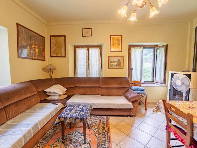 Casa indipendente in vendita a Inverso Pinasca TO