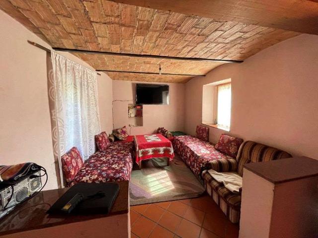 Casa indipendente in vendita a Incisa Scapaccino AT